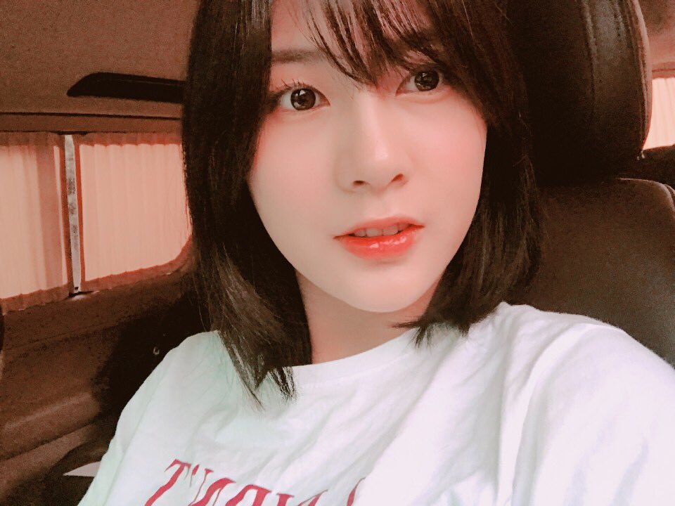Apink_2011's tweet photo. [#에이핑크] 잠시 후 9시 15분 MC하영이로 변신한 하빵이를 만날 수 있는 배틀트립이  방송됩니다🤗 먹방요정으로 변신한 하빵이와 함께 떠나는 두근두근 먹킷리스트 여행편!
🐼들 모두 본방사수💕

#Apink #두근두근_스페셜MC하빵이 #울막내_짜란다 https://t.co/svEMEII7CY