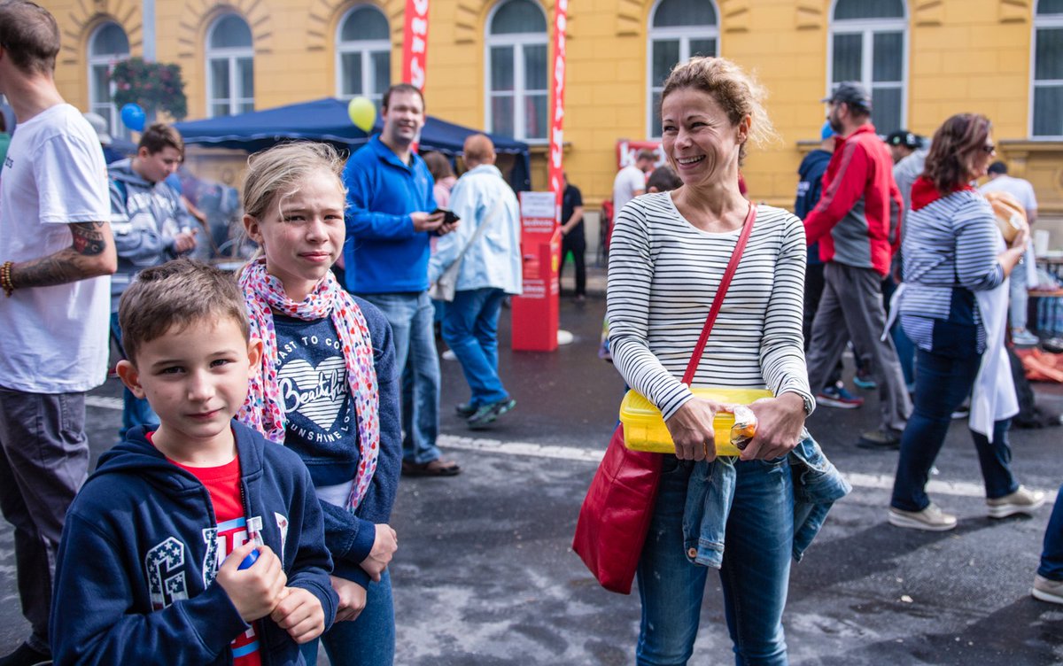 FehervarMJV's tweet photo. #ígyfőztökti Így indult a XIII. Lecsófőző Vigasság https://t.co/sfKJddQsw0
