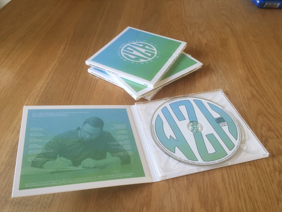 22ndEstate's tweet photo. Hardcopy Wohnzimmerheld - Einer wie ich. 23.sept 2017 in digital download stores. https://t.co/IYqZVqDVXM