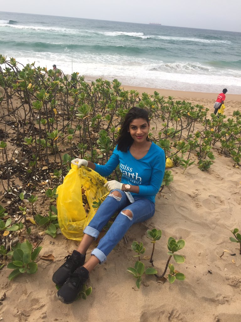 BiancaRungasamy's tweet photo. Do we understand the effects of polystyrene waste?? #CoastalCleanUp mangroves #CleanUpAndRecycle 
#MissEarth2017 @environmentza #CleanSeas https://t.co/YwxxpRTy4F