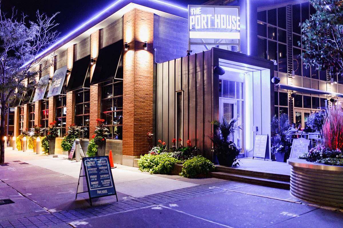 port credit social bar and kitchen