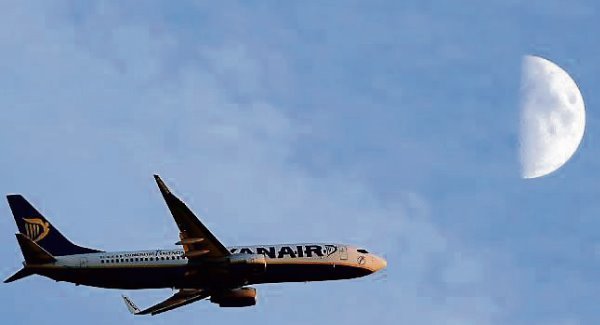 Latest: Regulator outlines how some Ryanair passengers can get compensation due to cancellations irishexaminer.com/breakingnews/b…