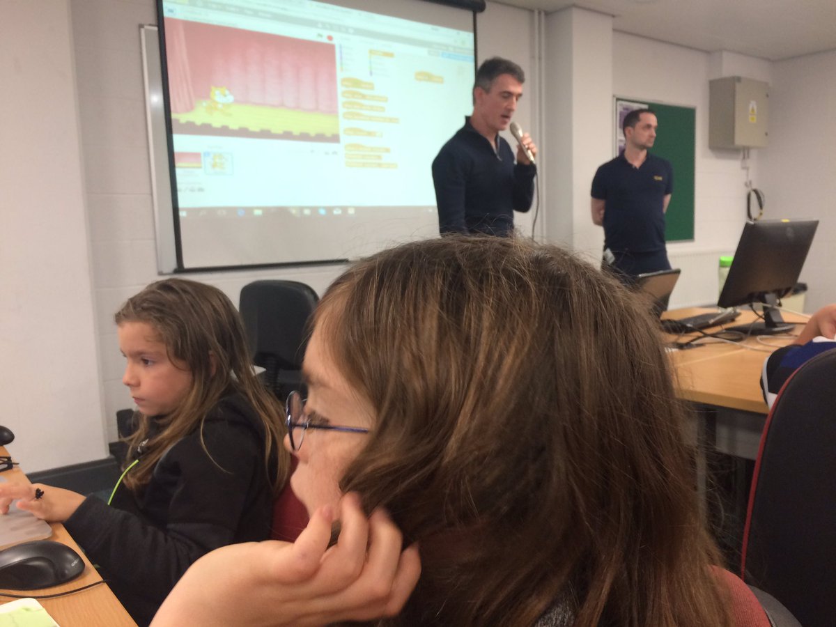MurielGrenon's tweet image. Brothers' time at #galway @CoderDojoGalway. #weliketocode #stemkids #coderdojo #coderdojogalway #galway