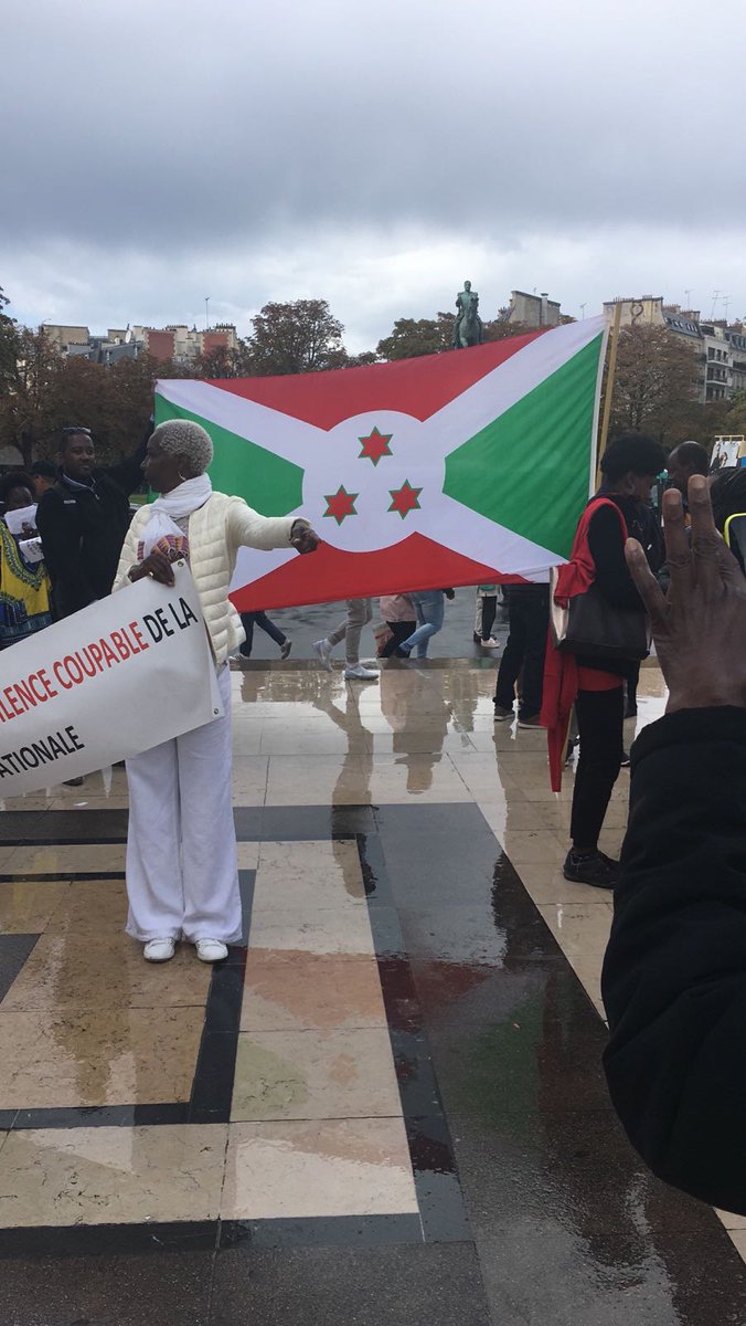 Tolérer la conférence de <a href="/willynyamitwe/">Amb. Willy Nyamitwe</a> visant la négation des crimes du régime #Burundi.ais, c'est tuer une 2nde fois les victimes <a href="/Elysee/">Élysée</a>