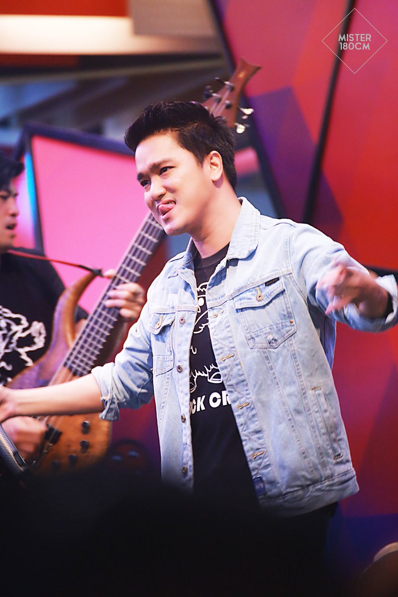 MISTER180CM's tweet photo. [ThrowBack] Screaming out my name! #เอ๊ะจิรากร #Aejirakorn https://t.co/ElAhY9N8rp