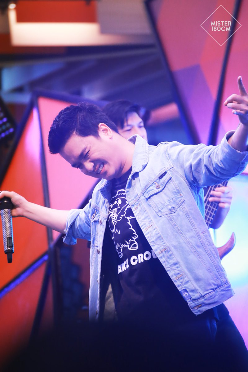 MISTER180CM's tweet photo. [ThrowBack] Screaming out my name! #เอ๊ะจิรากร #Aejirakorn https://t.co/ElAhY9N8rp