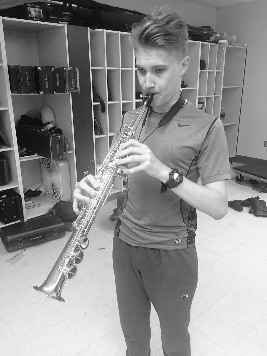 hempfieldbands's tweet photo. #ScenesFromOpeningKnight #SoloistWarmup https://t.co/soRy4McAYn