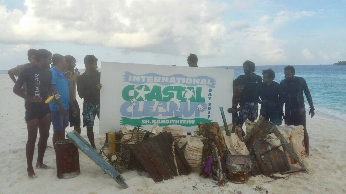 maaakunbe's tweet photo. International coastal clean up day in shaviyani kanditheem! #coastalcleanup #kanditheem https://t.co/ifqvWHjvVP