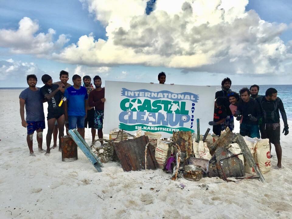 maaakunbe's tweet photo. International coastal clean up day in shaviyani kanditheem! #coastalcleanup #kanditheem https://t.co/ifqvWHjvVP