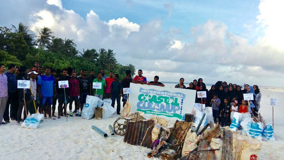 maaakunbe's tweet photo. International coastal clean up day in shaviyani kanditheem! #coastalcleanup #kanditheem https://t.co/ifqvWHjvVP