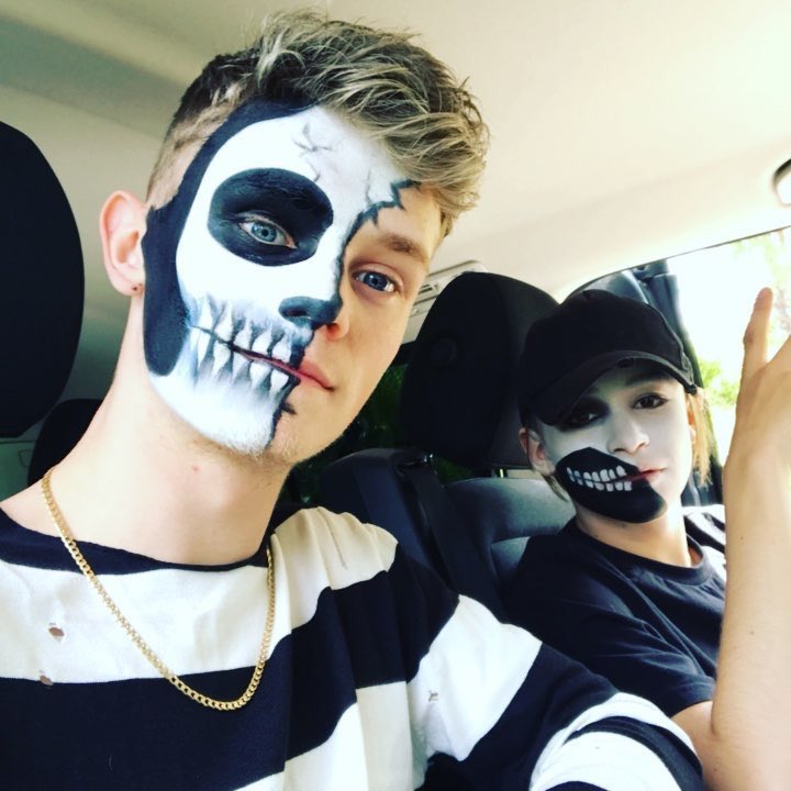 bam_JP_'s tweet photo. 【インスタグラムより】- BAM

(訳:  僕たちはクールだよ

@BarsAndMelody #BAMJP https://t.co/sSMgdoaEu6