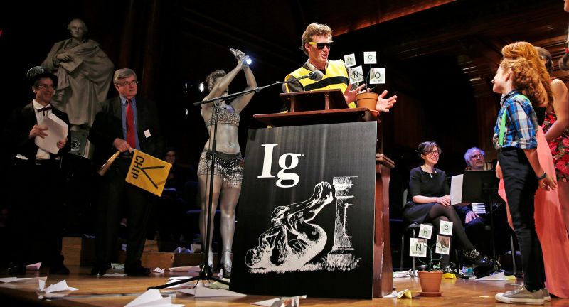 maximaxoo's tweet photo. #Fun #Science: #LiquidCats, #OldEars, #CrocodileGambler - the weird science of 2017 #IgNobel Prizes  
► https://t.co/lfHvcHl2bh via @Gizmodo https://t.co/K1vbpgvQE8