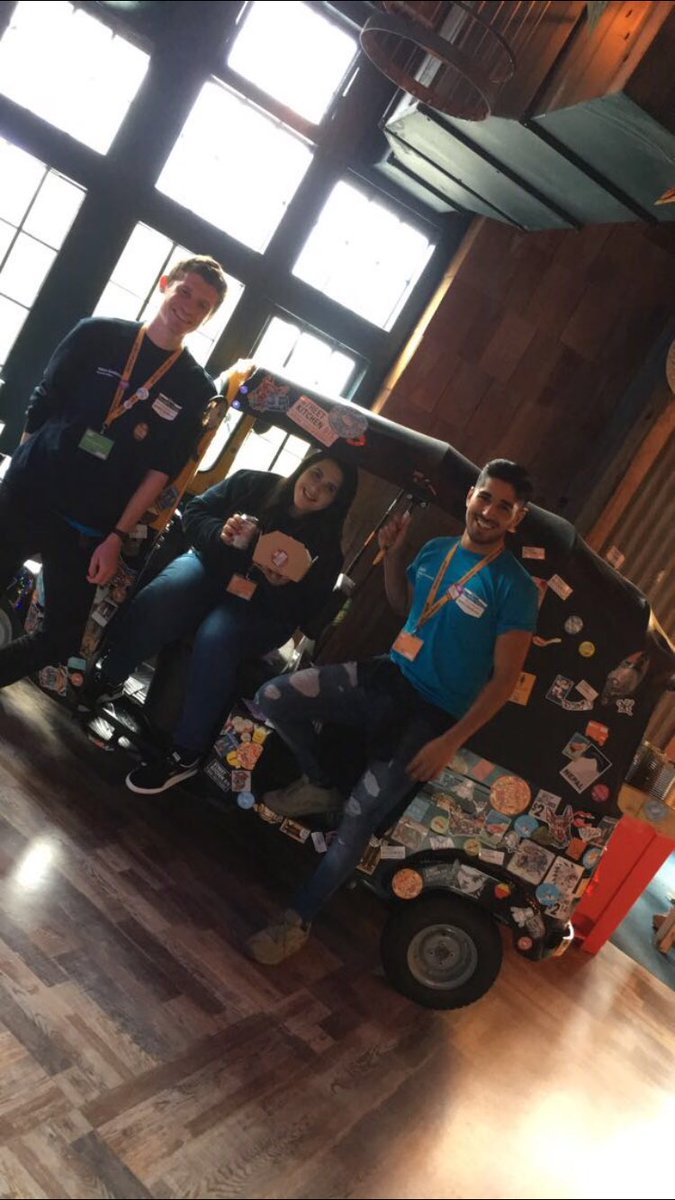 Guild_Represent's tweet image. Grabbing some quick lunch at Street Kitchen before heading back out to halls! These were legit the best nachos I've had in my life 🙌