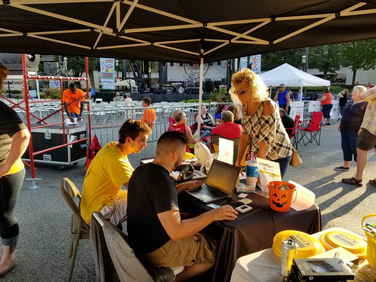 Sprintastic's tweet photo. @tdown14 @sgitw0 @Sprint4Midwest day 1 of the Belleville okotober fest in the books 20 new Sprint customers, time for day 2. Let's get it https://t.co/P2Wa86OTAx