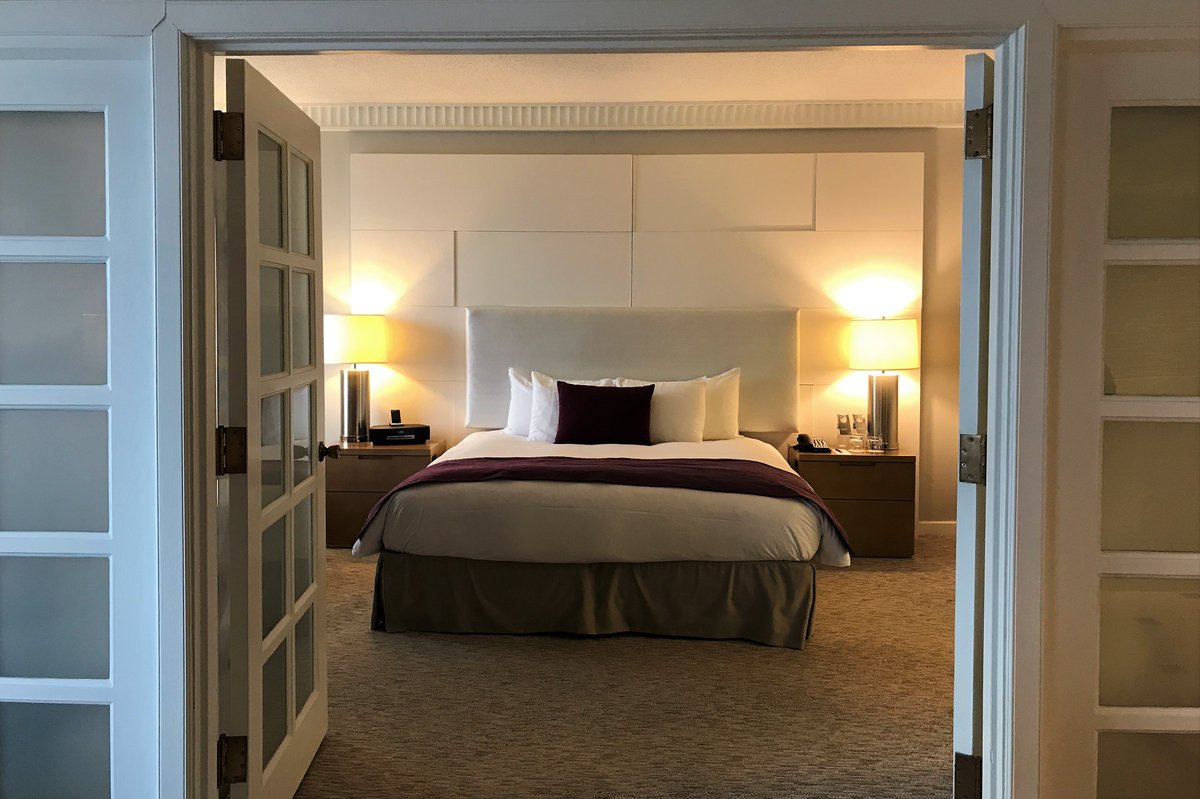 PullmanMiami's tweet photo. Doorway to heaven. #PullmanMiami #relaxmood #vacation #iflymia https://t.co/AlxTdlX9ds