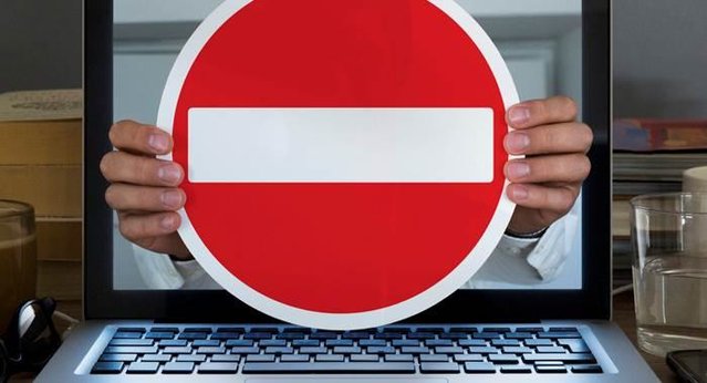 hypolitogh's tweet photo. The Android #LeakerLocker malware may be all bark and no bite. @DougOlenick reports on our team’s work. https://t.co/gNTgUD6VK9 #IAmMcAfee https://t.co/9PW6RDgI1T