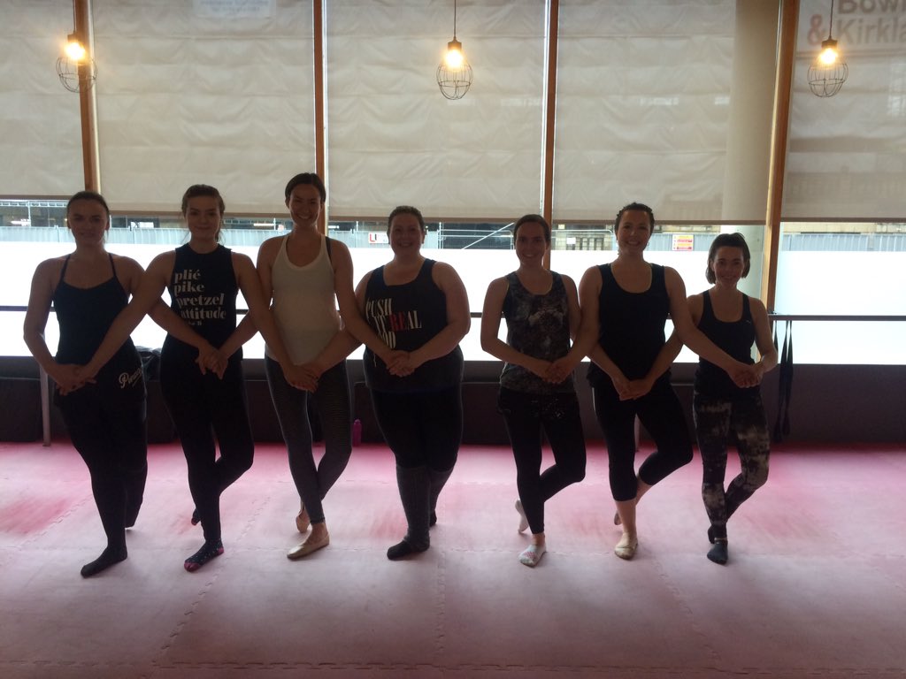 CLARIEL0805's tweet photo. @delphi35 @TheBarreWorkout All you guys were amazing! You literally learnt swan lake cygnets in just over half an hour! Amazing work! 👏🏻👏🏻😀😀😀 https://t.co/FvknDUddv8