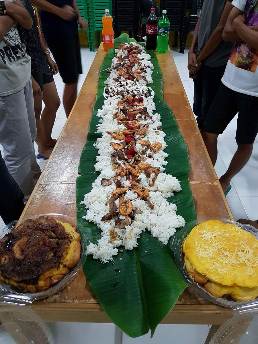 QuennieMagbanua's tweet photo. Boodle fight 2.0💪
© @essaturated
#frisbeefam https://t.co/zPNRk31M27