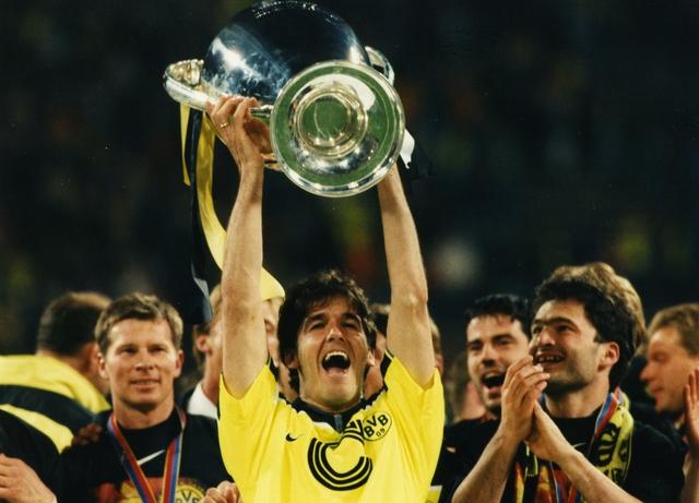 Karl-Heinz Riedle 52 ya  nda, 
Do um günün kutlu olsun,
Alles Gute zum Geburtstag,
Happy Birthday, Kalle Riedle! 