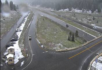 NWSBoulder's tweet photo. Snow is falling across higher terrain this morning! Alpine Visitor Center in RMNP &amp; I-70 near Vail pass have snow on the ground. #cowx https://t.co/UiMzz8cEys