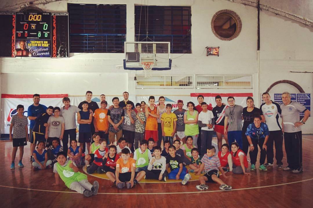 bqtalleres's tweet photo. #laTeconVOS compartimos valores, desarrollamos amistades y trabajamos incluyendo, jugando!
#somoslapasiondelbasquet https://t.co/iRBeLkXS6e
