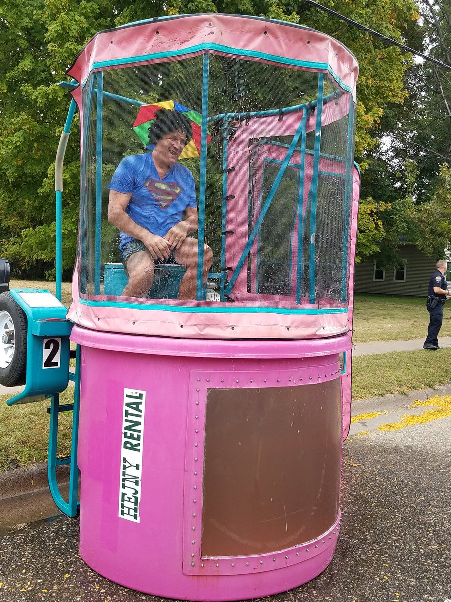 jason_demoe's tweet photo. Principal @SlaterPBISMN is always a good sport. #StagecoachDays #NewspaperReporter https://t.co/XmsP7hizDu