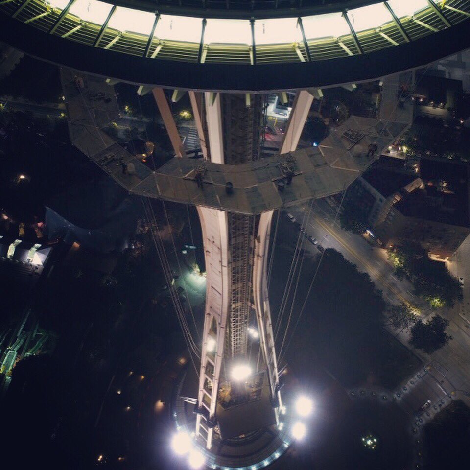space_needle's tweet photo. We have liftoff! Elevated work platform raised into place overnight to start renovations! #spacelift #centuryproject #whileyouweresleeping https://t.co/r8YQI4Gmrq