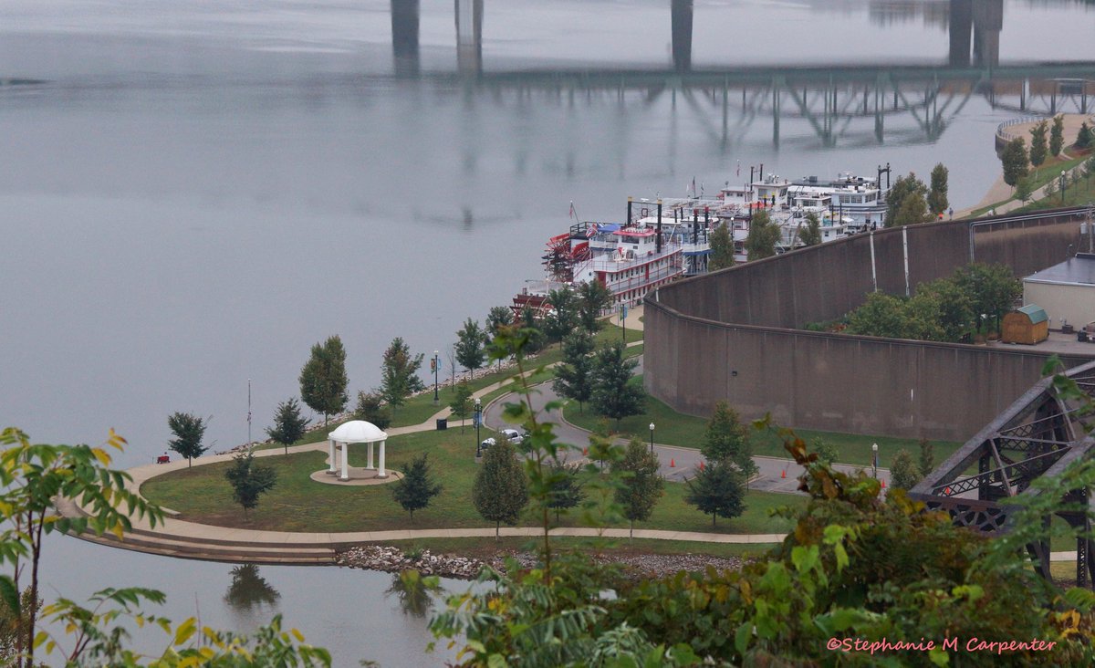 PawsNSnaps's tweet photo. Taken at Fort Boreman
#PointPark #Parkersburg #WV #Sternwheelers #boats #OhioRiver #RiverBoats #River #OnTheWater https://t.co/ZAruGLtu7Y