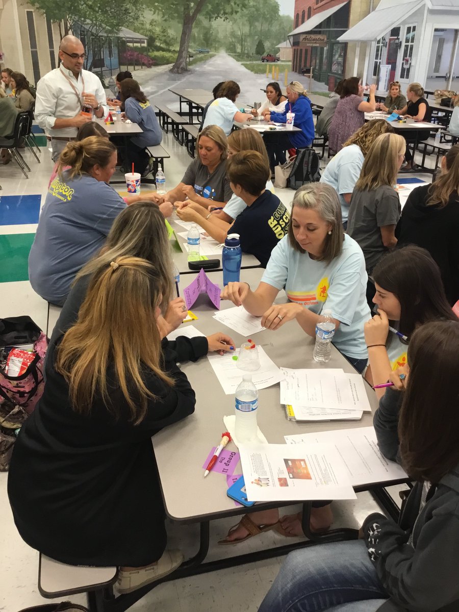 ACS_System's tweet photo. OUR awesome teachers had a productive day of professional learning for DLD across all of our 4 schools! #redefiningteachingandlearning https://t.co/LjAk2Sojui