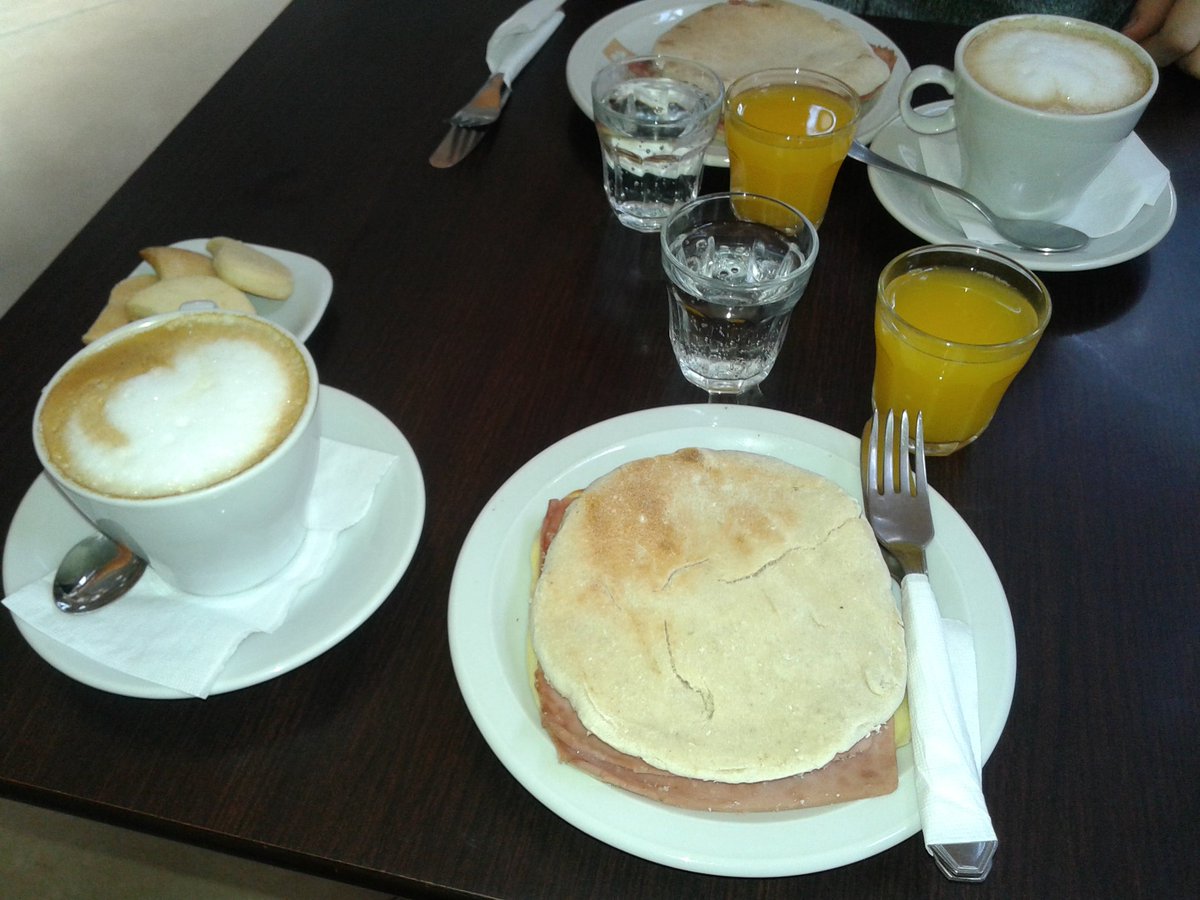 smrolando's tweet photo. Desayunando en Persicco de Salguero. https://t.co/WySQvJgTeB