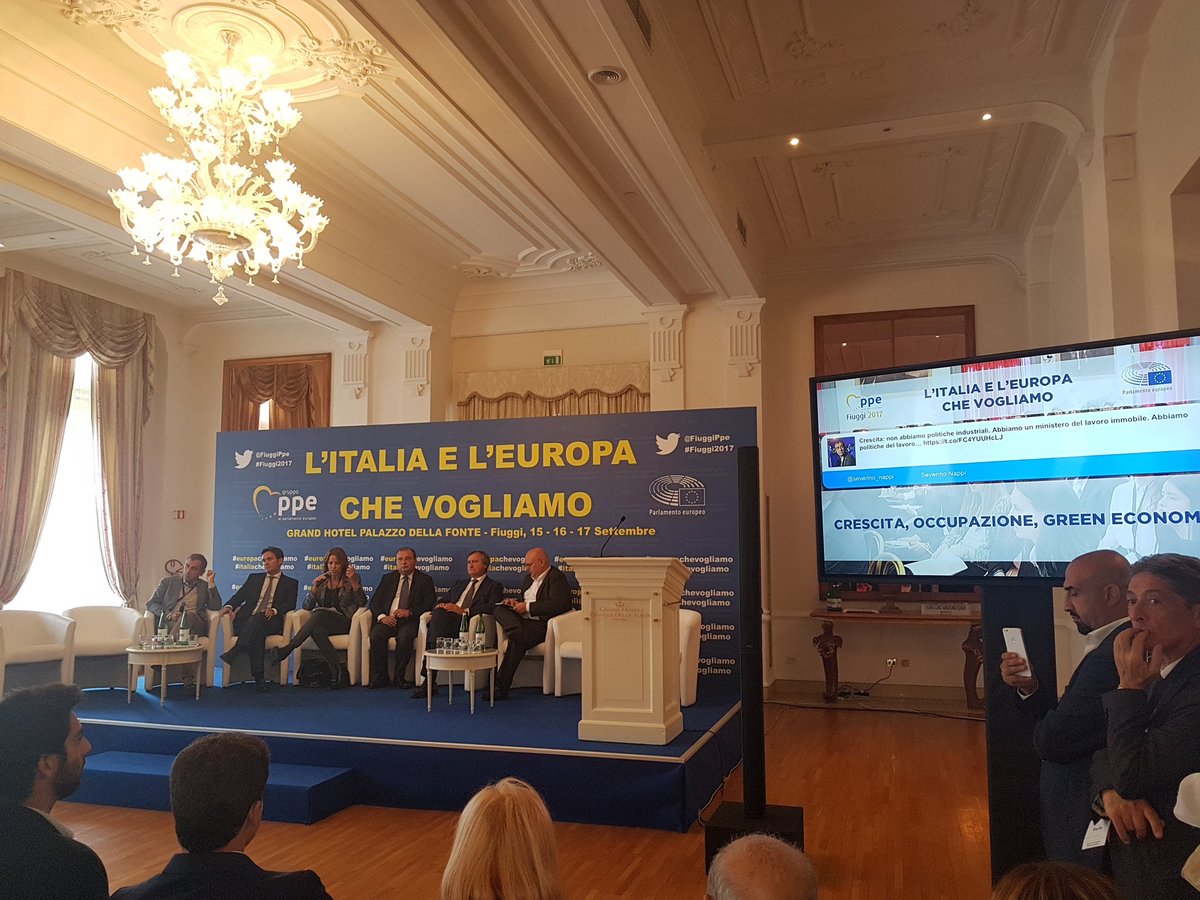 trottavincy's tweet photo. Crescita, Occupazione, Green Economy. Le ricette di @forza_italia #Fiuggi2017 https://t.co/EMh2eu1cT0