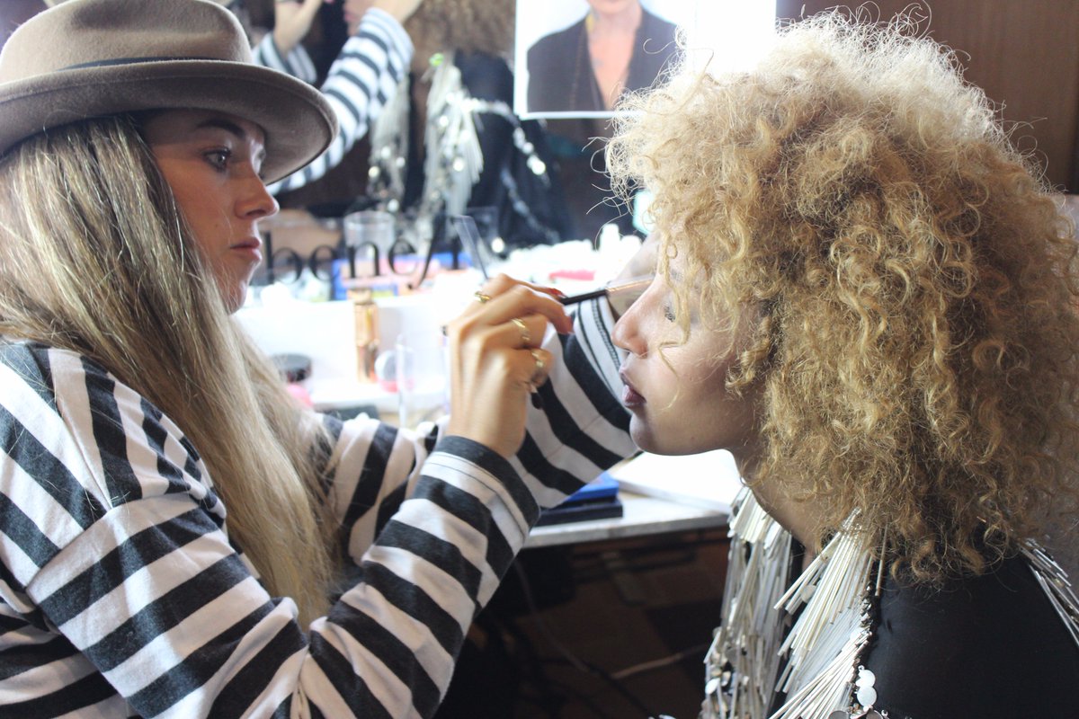 Beautyguild's tweet photo. Backstage for #DiLiborio #SS18 #LFW with @POP_PR_UK.  @BenefitUK @Lisa_Benefit &amp; @ColorProofHair created #AlienBeauty looks for the models. https://t.co/IBYX5rp8HT
