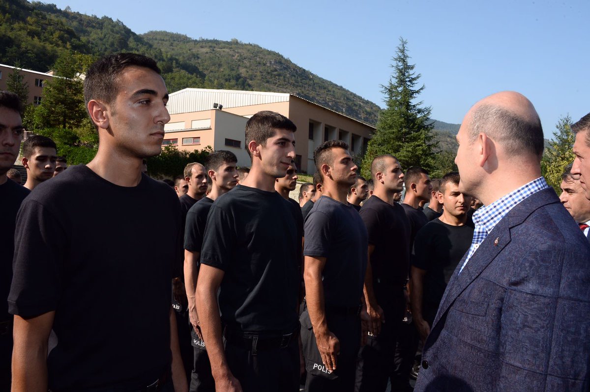 suleymansoylu's tweet photo. Kahraman Polislerimizi yetiştiren Trabzon Polis Meslek Eğitim Merkezi'ndeyiz https://t.co/nDcFCdW4PJ
