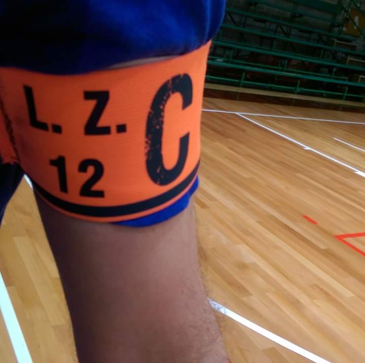 LZancolich's tweet photo. Una fascia, un onore #capitano #onore #volley #volleyball #cuore https://t.co/uMv4qKp27M