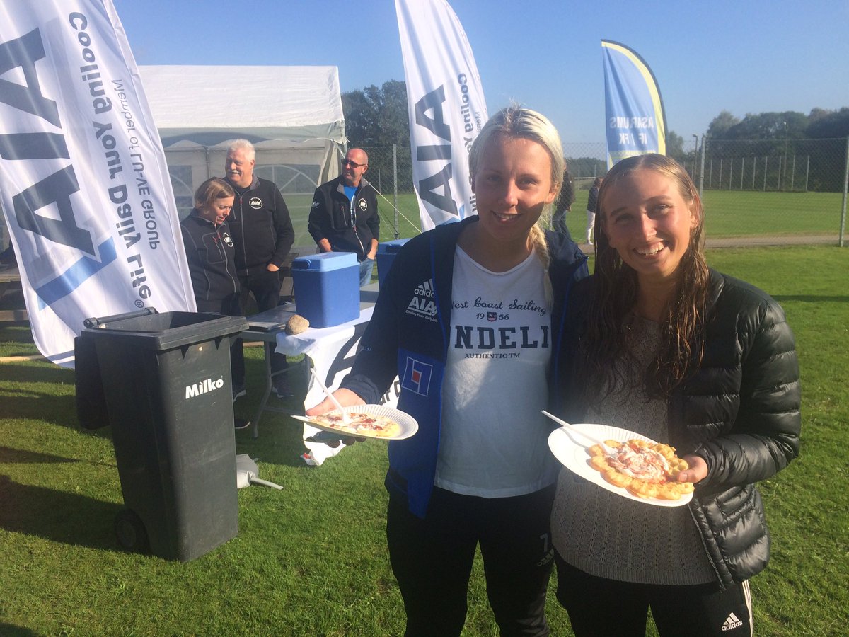 Serieseger🔝😀 Vinst med 3-0 mot Eskilsminne. Målskyttar: Mathilda N 2 o Lova H. Nu njuter vi med våffla, glass o sol. Sen fokus på kval!