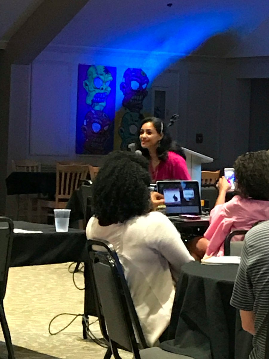 homegrownhuston's tweet image. Take Your Blog from Blah to Bold – Elayna Fernandez #BloggyCon17