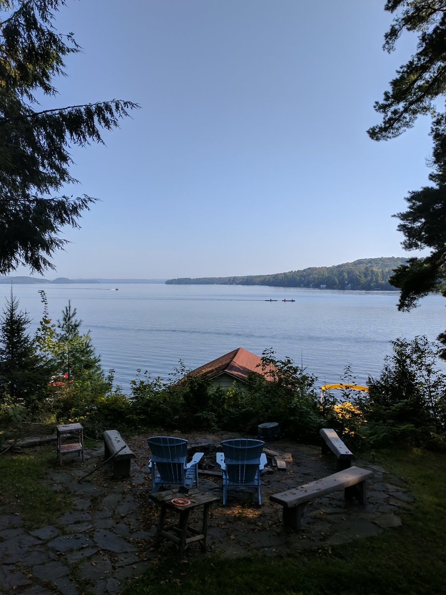 icallingh's tweet image. First group of @MuskokaRiverX paddlers I've seen at the bottom of Lake of Bays. #mrx2017