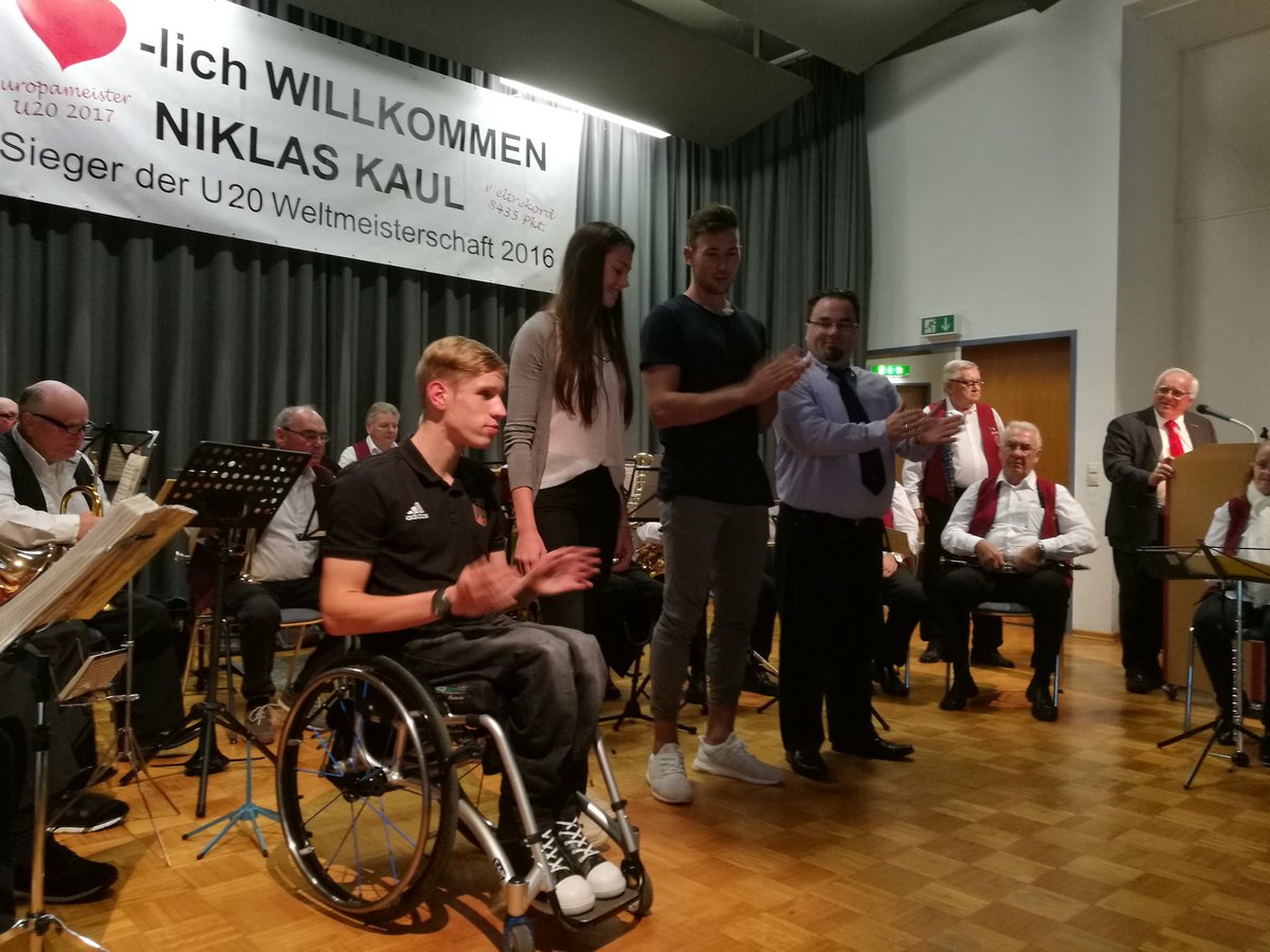 TWethlow's tweet photo. Ehrung unserer Deutschen, Europa- und Weltmeister/in! Starke Sportjugend in #saulheim! https://t.co/hgNrduaGb9