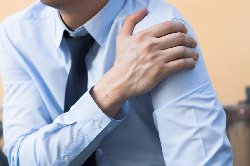 DrJeffBerg's tweet photo. Partial Thickness Rotator Cuff Tears (Video) - Jeffrey H. Berg, M.D. https://t.co/wNNWOKFaHM #RotatorCuffTears #ShoulderPain #TwoBoneheads https://t.co/pdk235hjzX