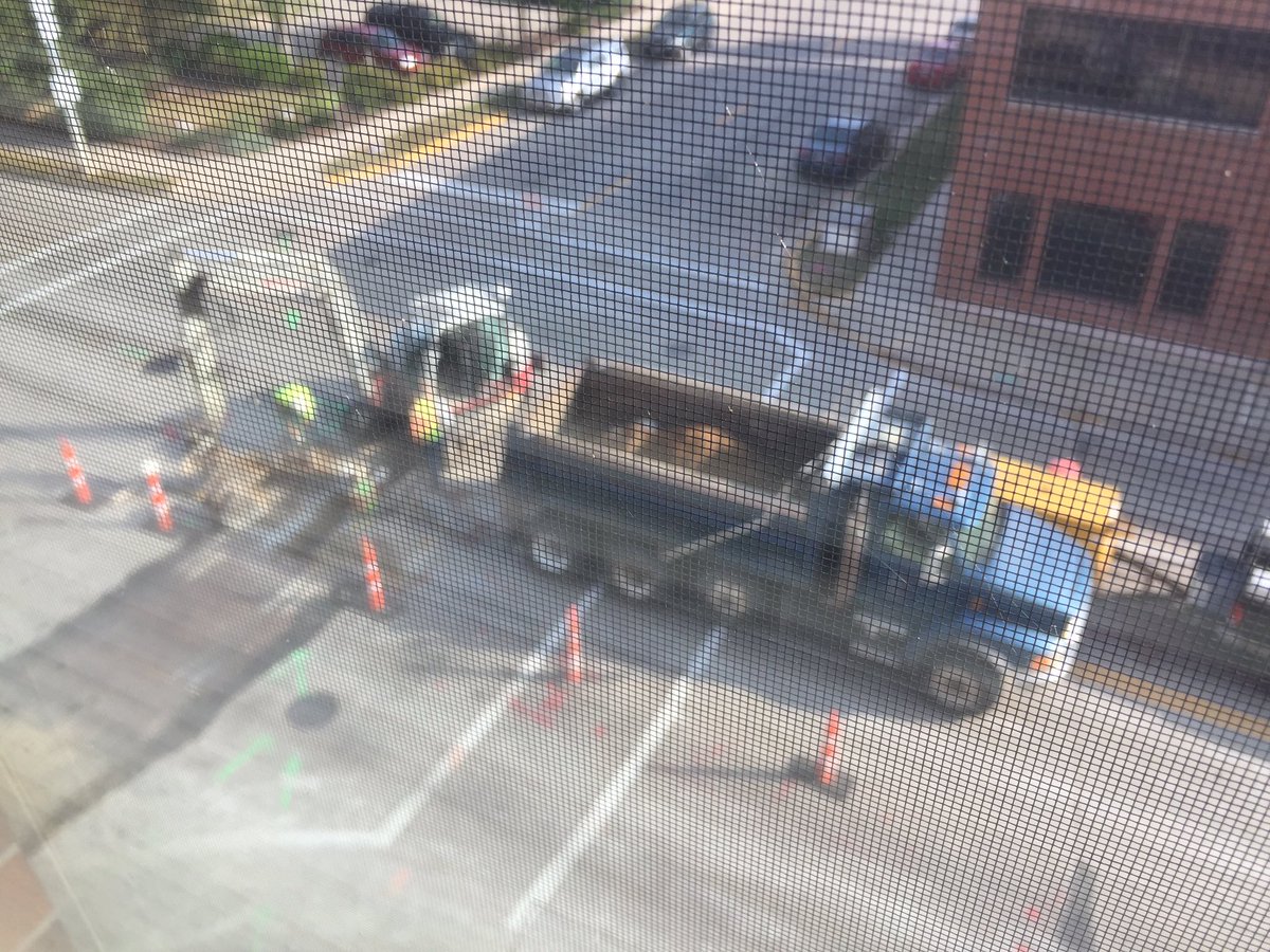 EGoodsitt's tweet photo. They've been at it since before 7 on this fine Saturday morning... #MakeTheMostOfYourWeekend https://t.co/ppmWlFjMYM