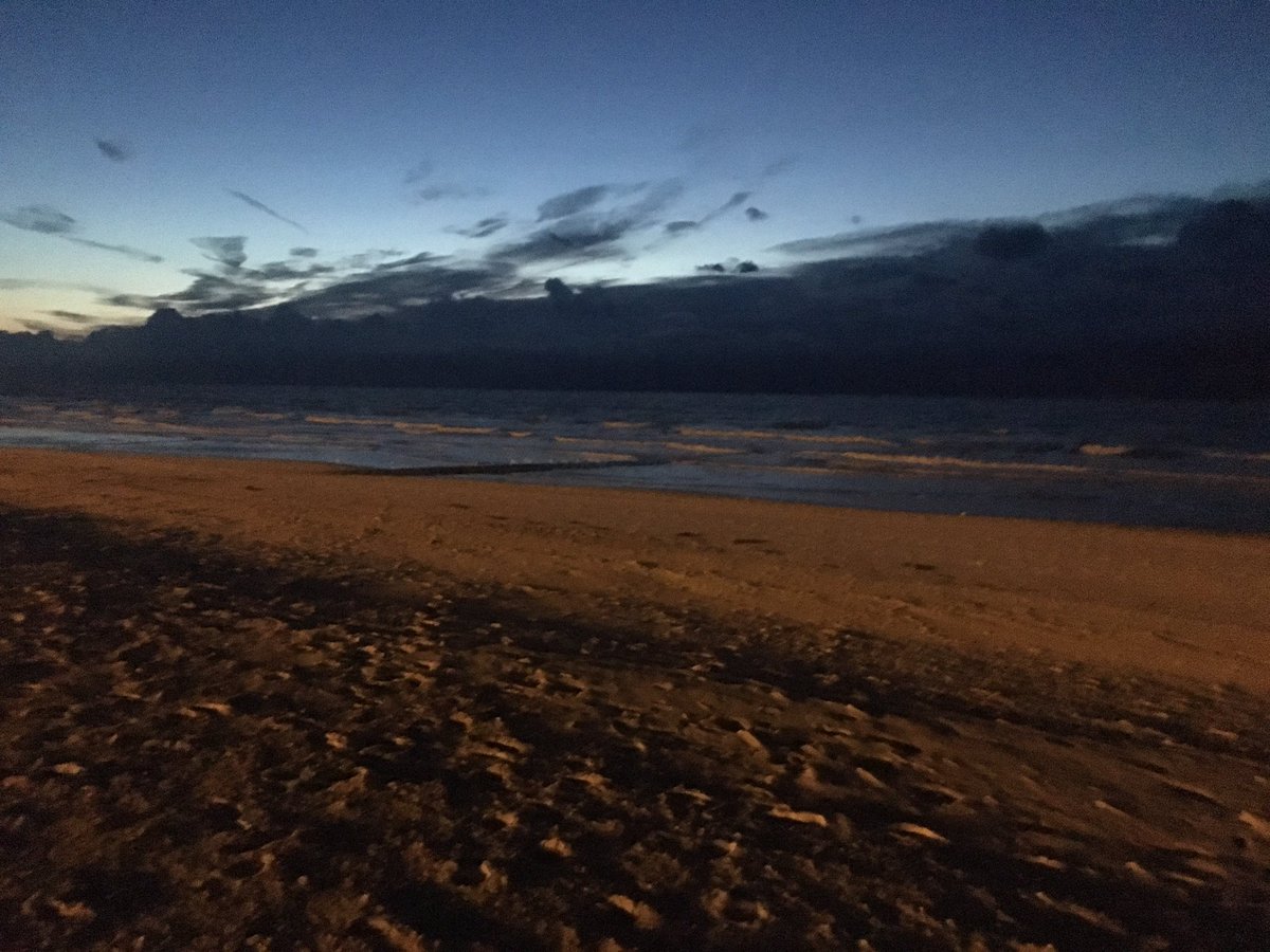 ImpensB's tweet photo. nice sunset👍 https://t.co/OfhWK1kLiL