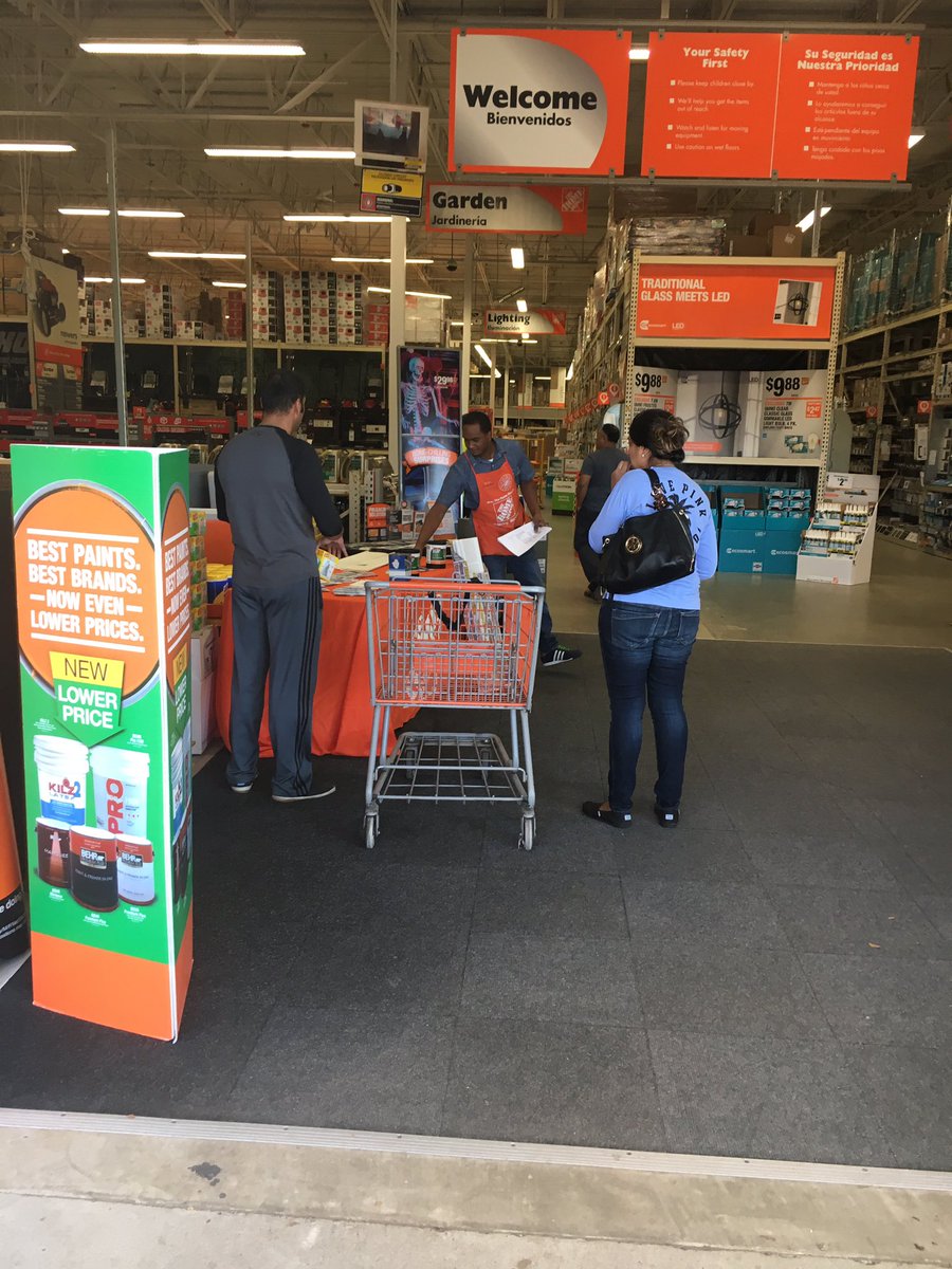 realbeenright's tweet photo. Stephon is reaching out to customers, detailing the advantages of updating their HVAC for the winter. @AnyaeBell #MA8551 #leafprotection https://t.co/oMWxKB3mHH
