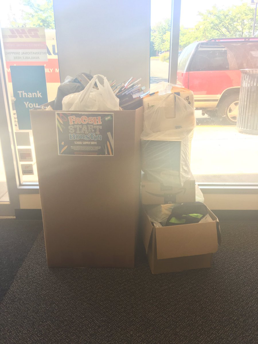 despeinada86's tweet photo. My coworker's are amazing! We all came together and helped overflow this box @UPS lake ridge @TommyMcFLY @947FreshFM #FreshStartHouston https://t.co/RnDaYEqXRP