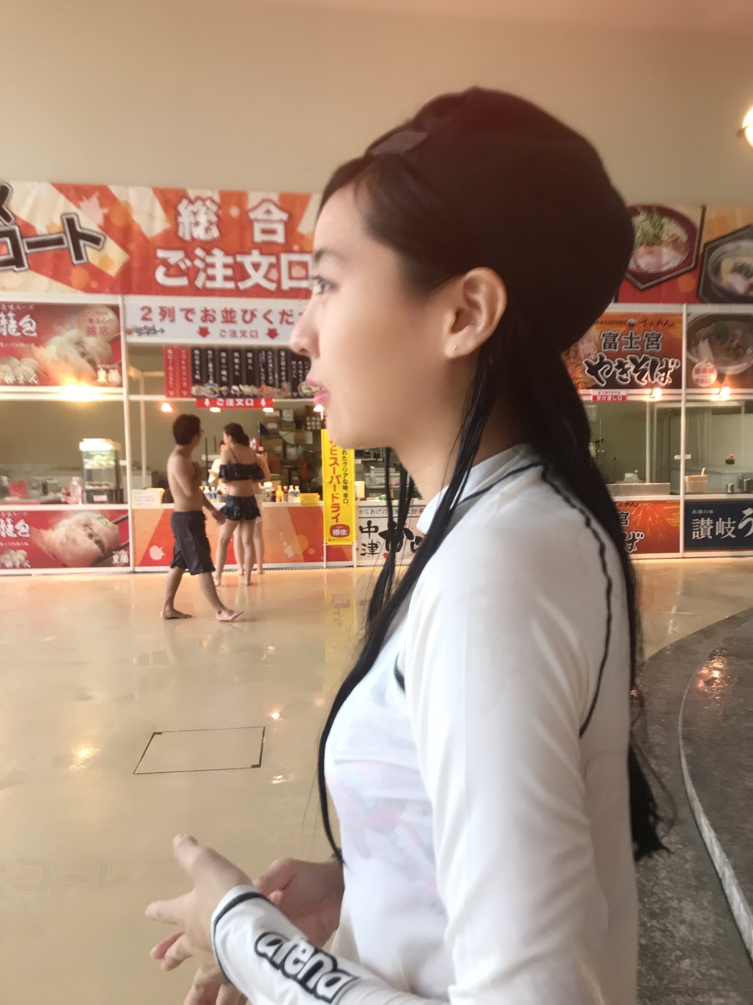 혜진 ヘジン 痩せるだけで顎の肉落ちてこんだけ横顔変わるから 皆整形する前に痩せてみよ