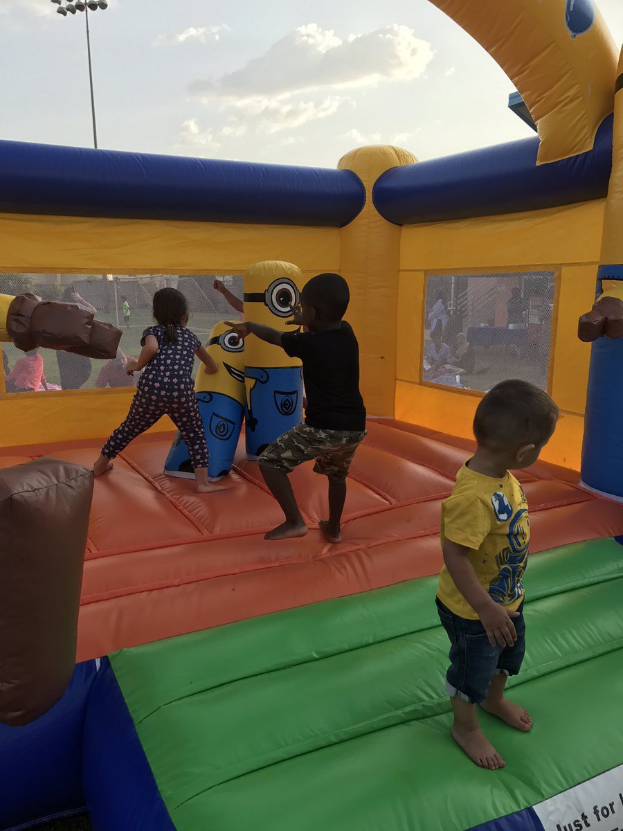 KICSprimary's tweet image. KICS back to school picnic #kicslearns