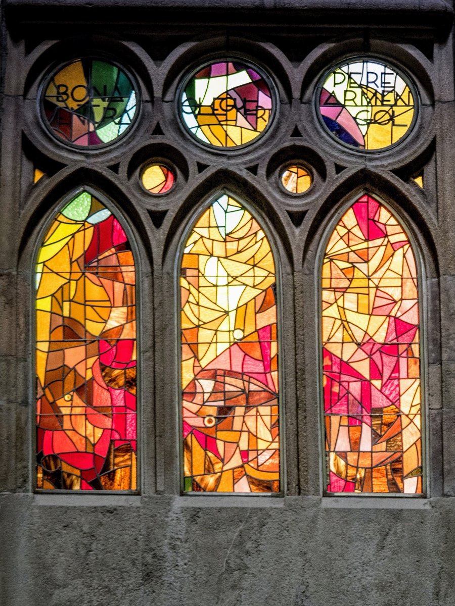 air_a_mana's tweet photo. I find it nostalgic and joyful, yellow is the colour under which my memories lie when reminiscing #connections #Sagradafamilia #barcelona https://t.co/nJMk9jMAOY