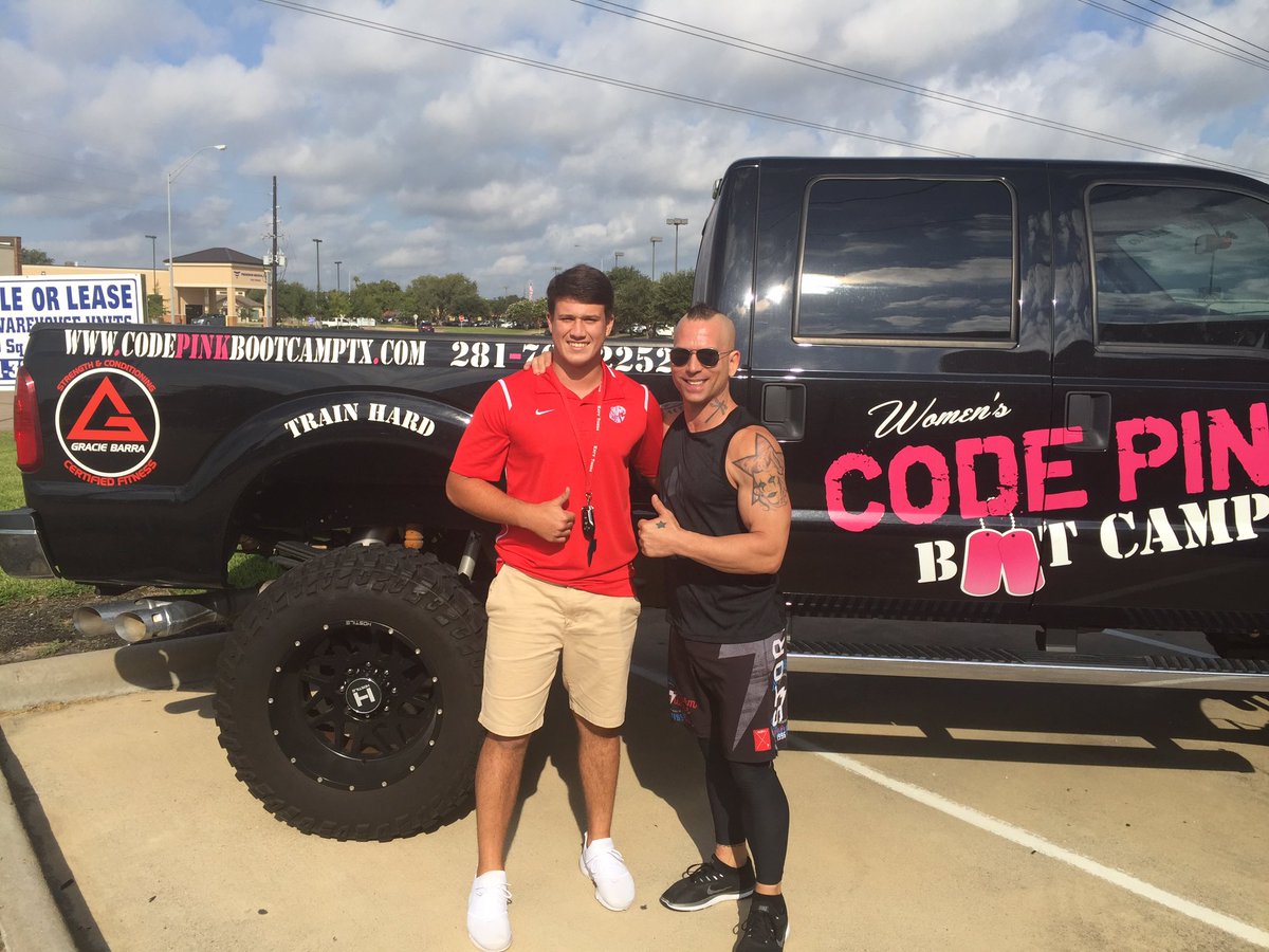 CodePinkHouston's tweet photo. Katy high school Tigers opening day Saturday #GarrettMadison #KatyTexas #Football 💪💨💨💨💨⭐️#45 https://t.co/B7z3heJDSq