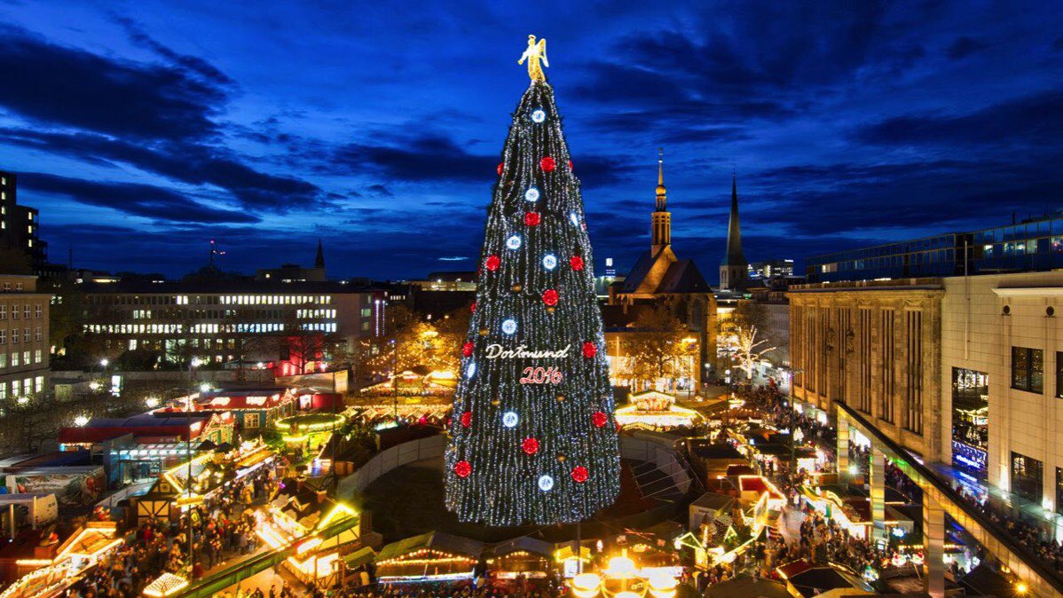 Noch 100 Tage bis #Weihnachten. 🎄Den größten Weihnachtsbaum gibt es natürlich schon früher in #Dortmund https://t.co/cczkKBrDqG