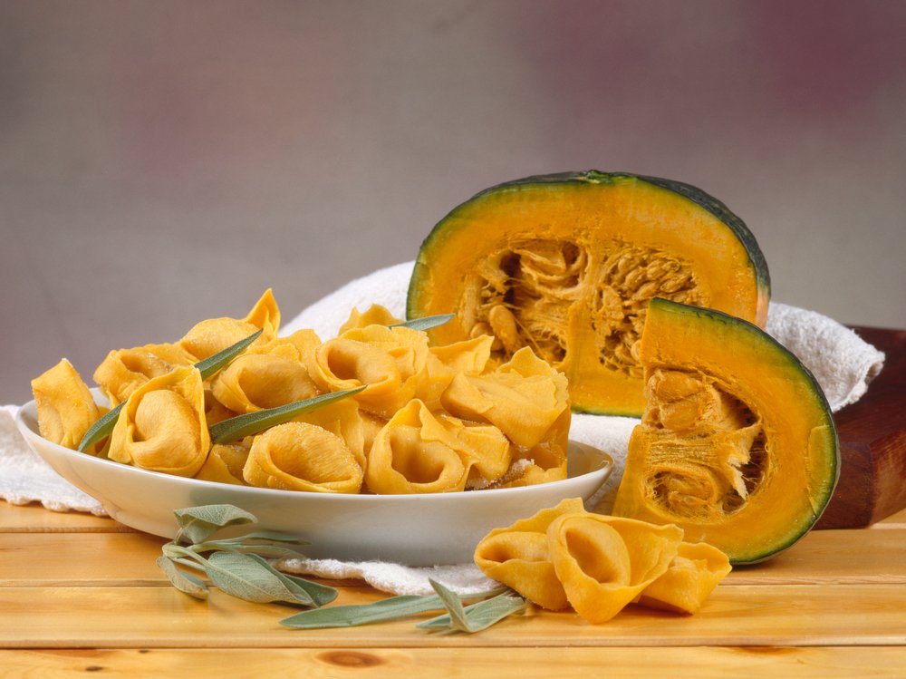 UnconvTour's tweet photo. Ricetta #ravioli mantovani e #sugo di salamella https://t.co/SUJ5Spb4sa
#ricette #cucina #zucca #raviolimantovani #food #italianfood #gusto https://t.co/YB4D7s03u3