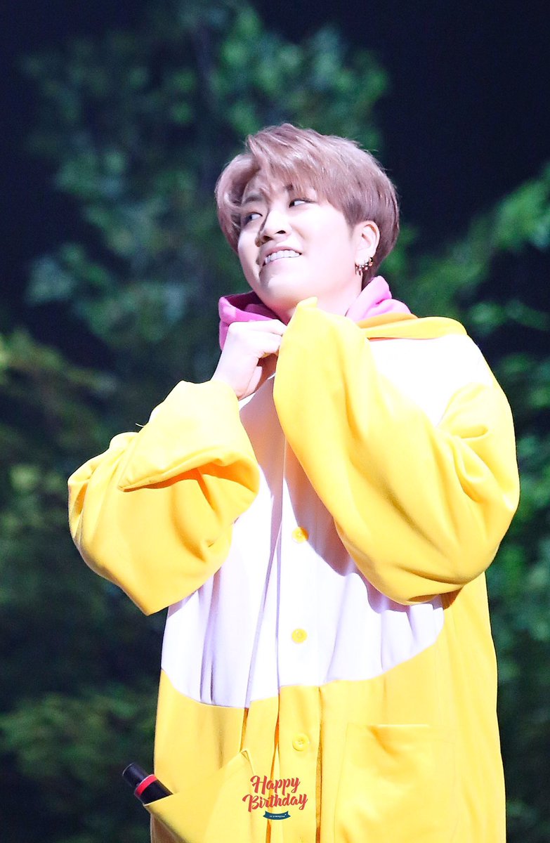 pastelgot7's tweet photo. 💛💛💛 #SunshineYoungjaeDay https://t.co/Sa1bn8mn51